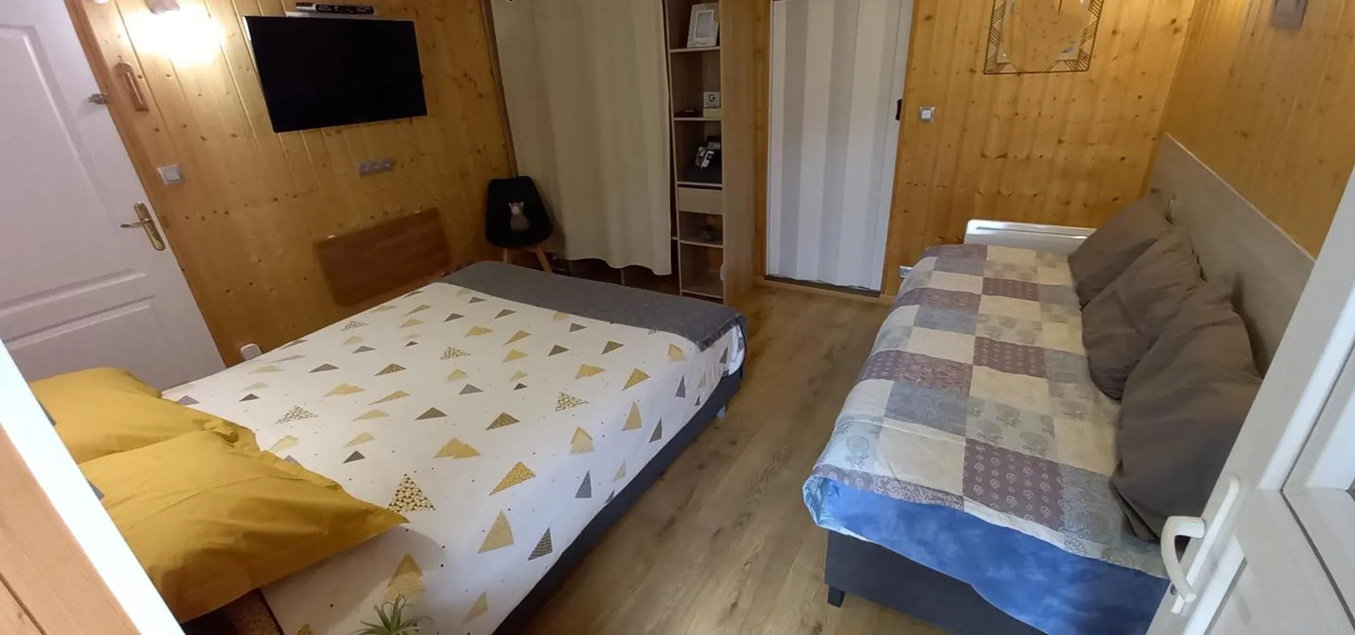 Chambre D'Hote Chez Nathalie & Roland Massiac Bed & Breakfast